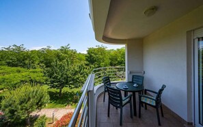Outdoor dining - Holiday apartment with air conditioning (Umag)