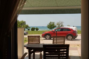 Outdoor dining - Holiday apartment with air conditioning (Umag)