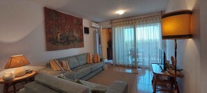 TV - Holiday apartment with air conditioning (Umag)