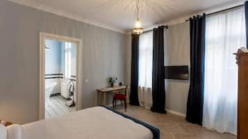 Deluxe tweepersoonskamer, uitzicht op de binnenplaats | Gratis wifi