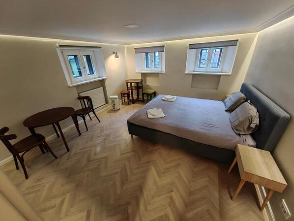 Classic Apartment | Free WiFi - Little Bucharest Mansion  (Bucharest)