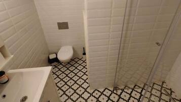 Classic Apartment | Bathroom