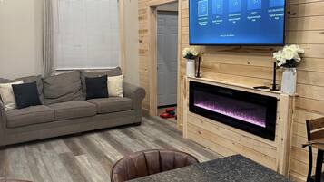Smart TV, fireplace
