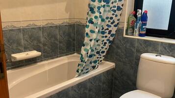 Apartment, Balkon | Badezimmer