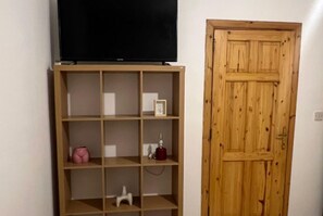 Interior - Spacious Room & Shared Bath in Valletta (Ħamrun)