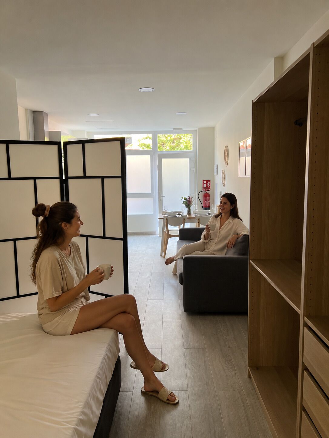 Cortinas blackout, tabla de planchar con plancha y wifi gratis 