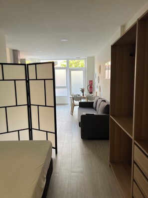 Standard Apartment, City View | Interior - Apartamento cómodo cerca del Puerto  (València)