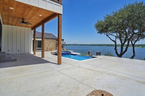Pool - Sleeps 12-Stunning Lake Front Cliffside Views-Pool (Granbury)
