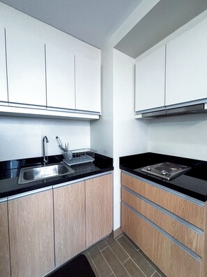 Dormitorio compartido, 1 habitación, balcón | Interior