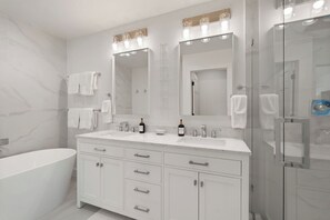 Hair dryer, towels - The Escape at Cascade - 2 Mins to Ski, Hot Tub, Sleeps 10 (Vail)