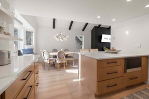 Interior - The Escape - 2 Mins to Ski, Hot Tub, Sleeps 10 (Vail)