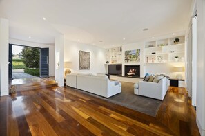Interior - Edgewater (Balnarring Beach)