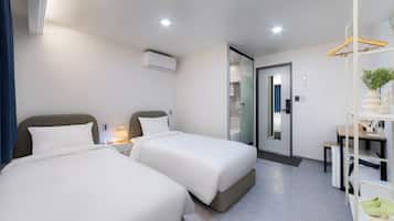 Superior Twin Room | Desk, free WiFi