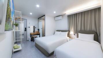 Tvåbäddsrum Deluxe | Skrivbord och gratis wi-fi