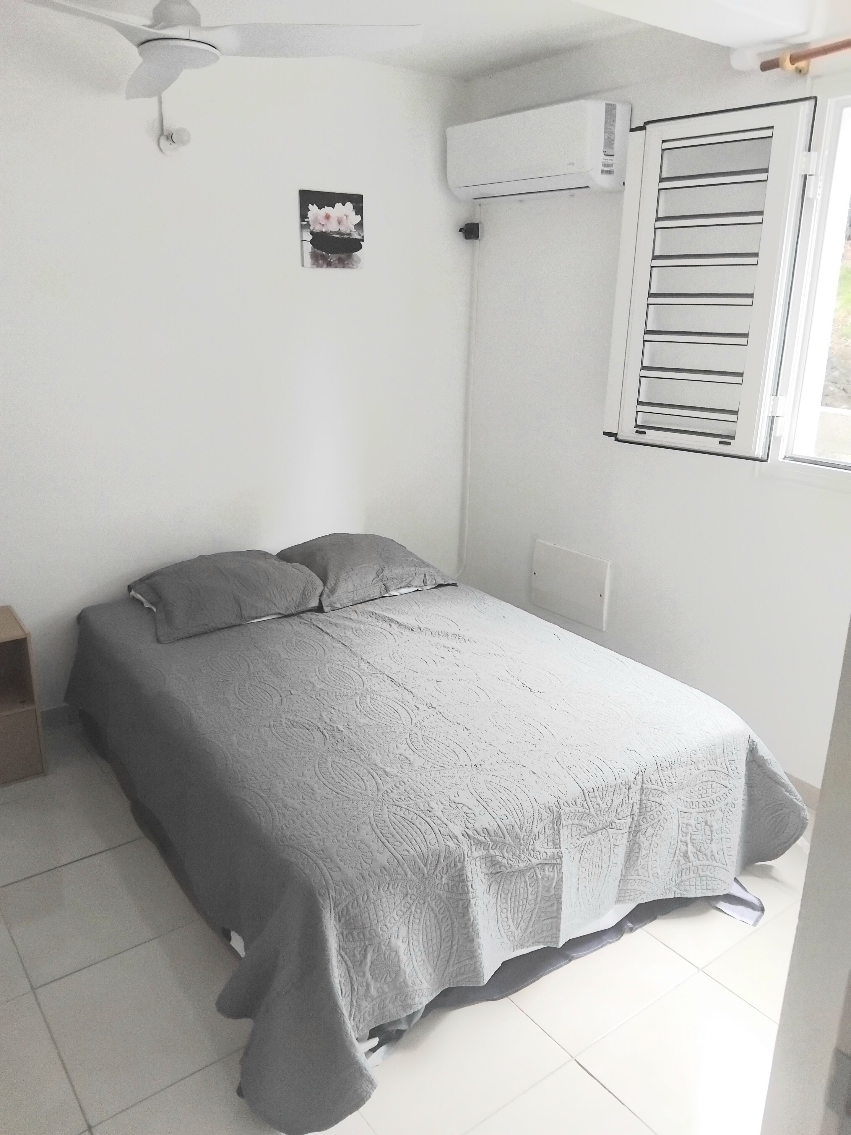 2 chambres, fer et planche à repasser, lit parapluie, Wi-Fi gratuit