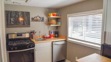 Oven, stovetop, dishwasher, coffee/tea maker