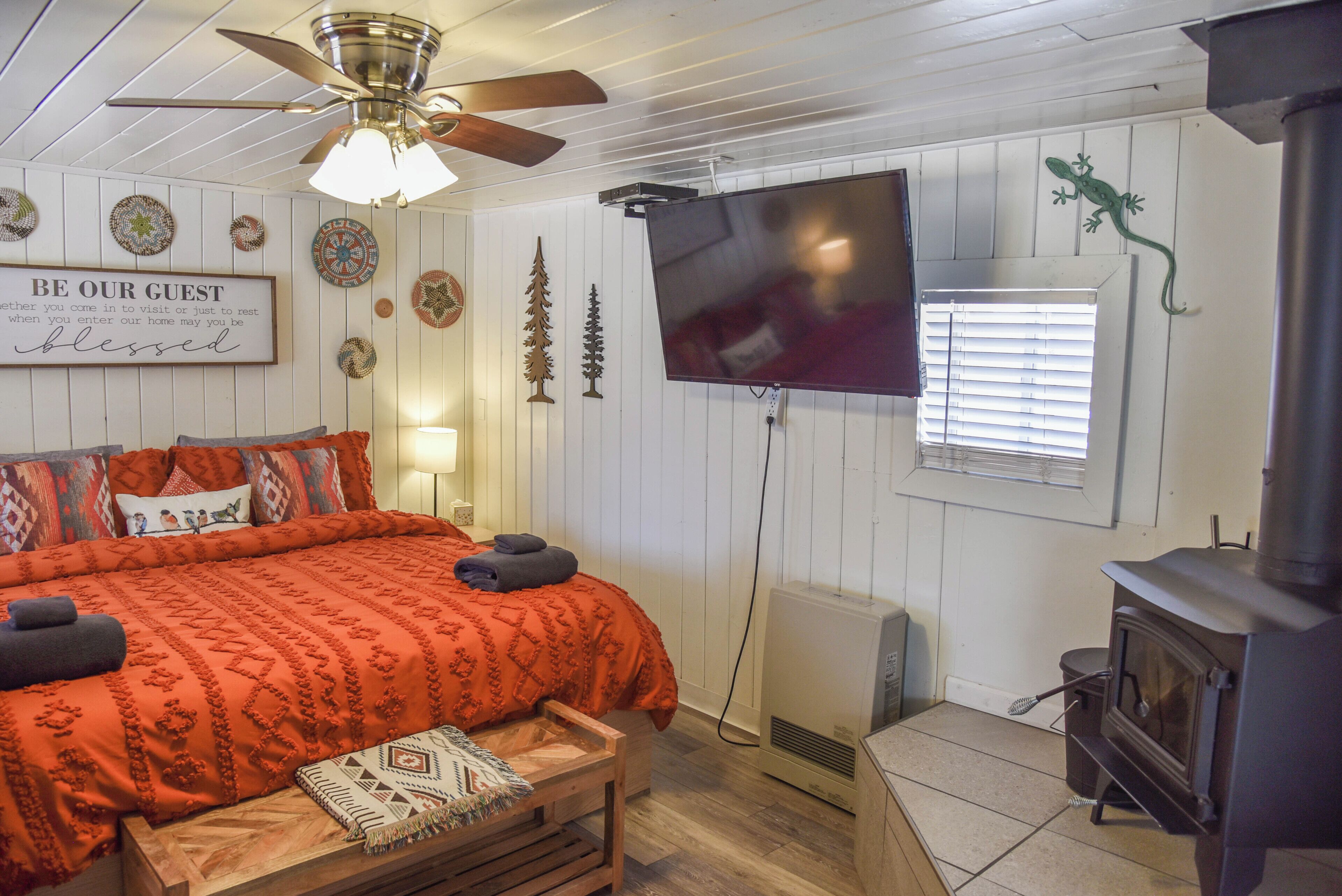 1 bedroom, free WiFi, bed sheets