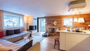 Family Apartment, 2 Bedrooms, Balcony (Casa Giardini in Dolonne) | Private kitchenette - Casa Giardini in Dolonne (Courmayeur)
