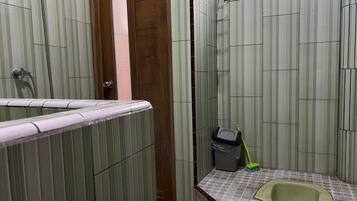 Family Room | Bathroom