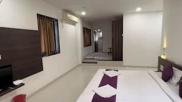 Blackout curtains, free WiFi, bed sheets