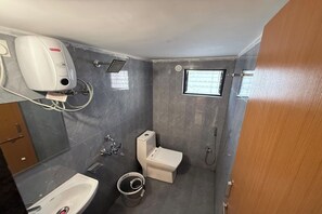Deluxe Room | Bathroom