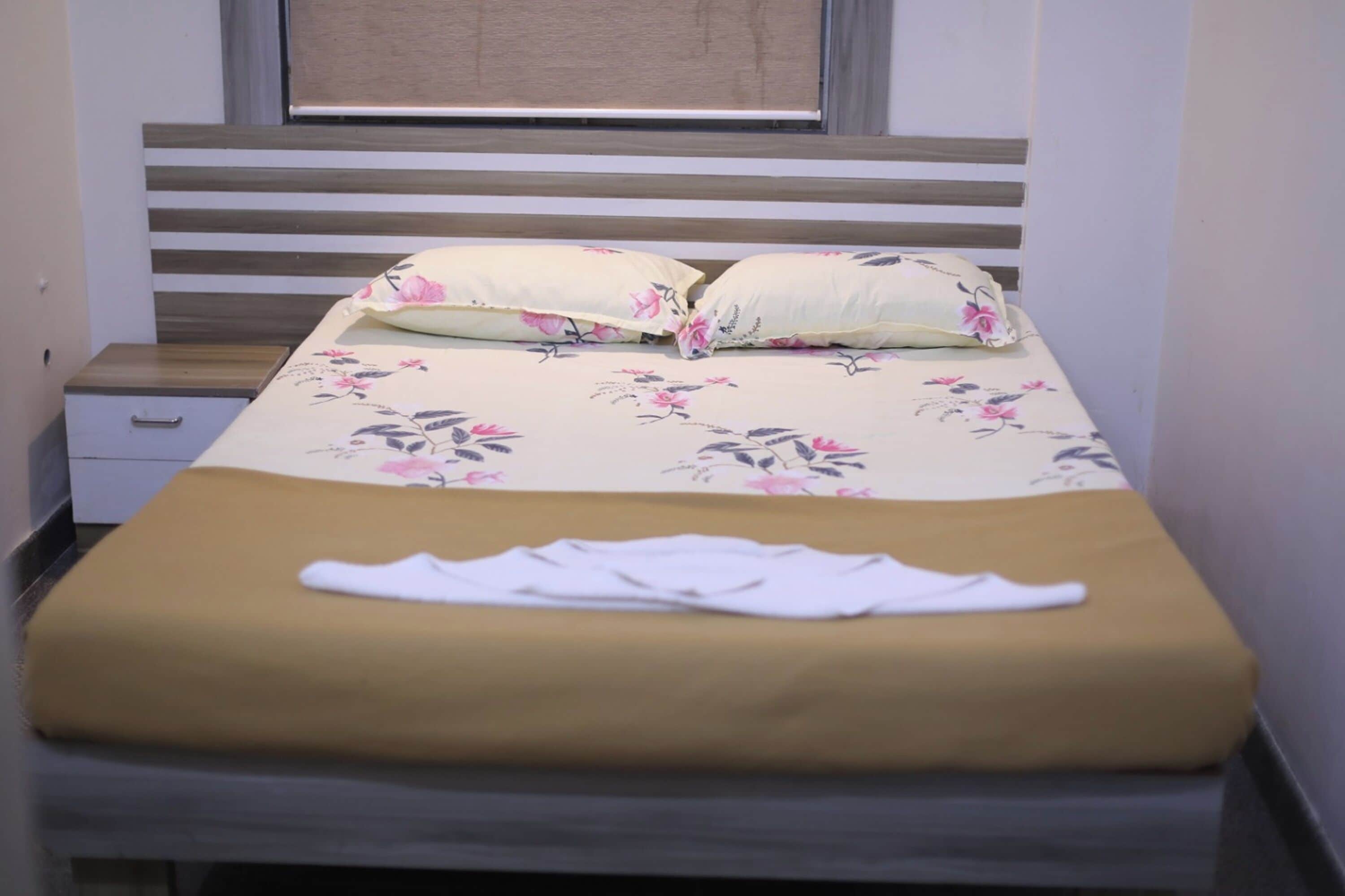 Double Room Non A/C | Free WiFi, bed sheets