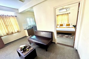 Double Room A/C | Living area - Visaara Luxury Homes (Anekal)