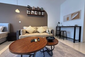 Standard Studio | Meja, seterika/papan seterika, Wi-fi percuma 