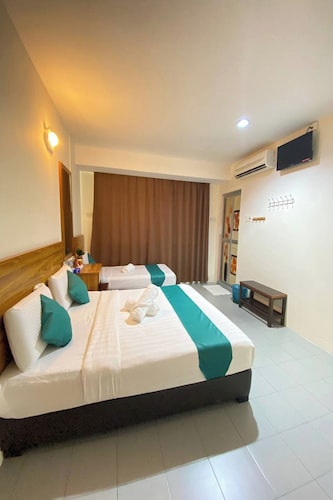  Sun Tree Hotel @ Triang