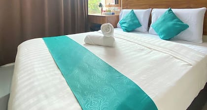 Sun Tree Hotel @ Triang