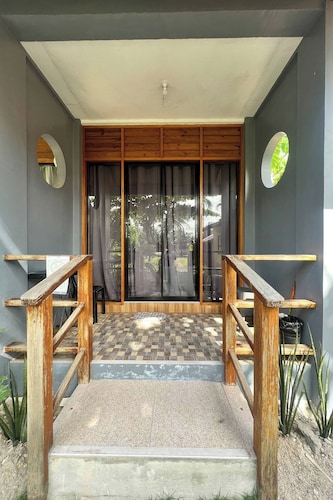 Shat'S Guesthouse Siargao Near Beach