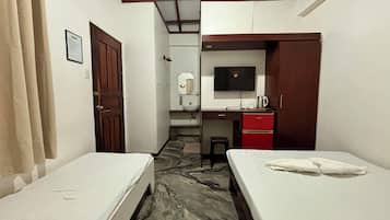 Deluxe Villa | Desk, iron/ironing board, free WiFi, bed sheets