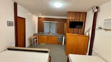 Perhehuvila | Työpöytä, silitysrauta/-lauta, ilmainen Wi-Fi, vuodevaatteet