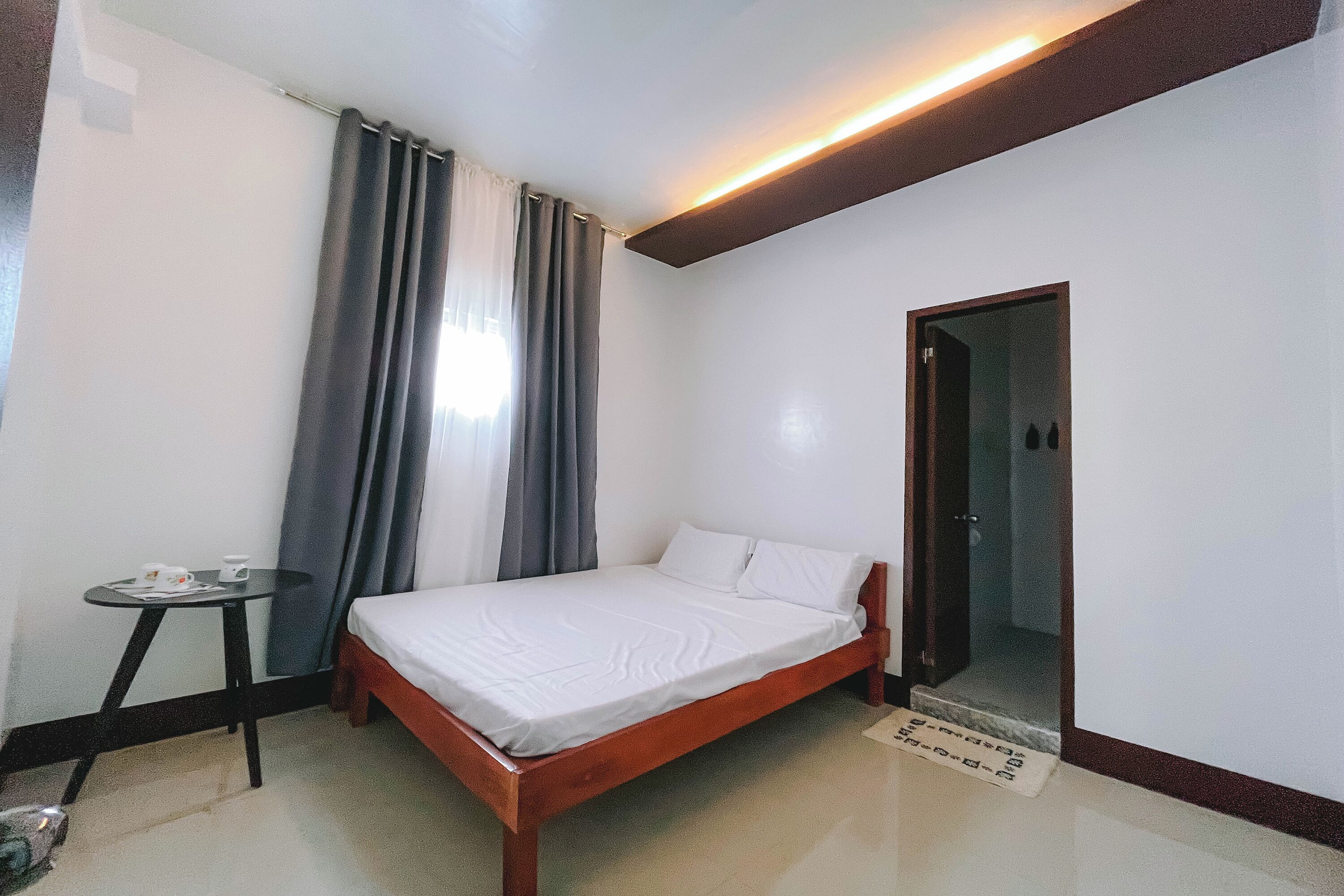 Desk, blackout drapes, free WiFi, bed sheets