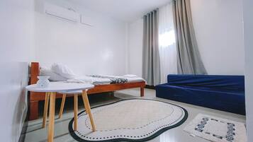 Desk, blackout drapes, free WiFi, bed sheets