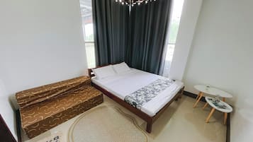 Desk, blackout drapes, free WiFi, bed sheets