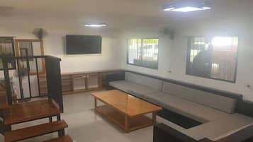 4 Bedroom Villa | Free WiFi