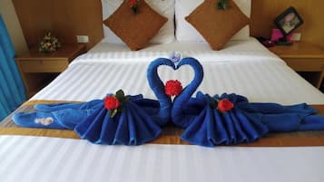 Desk, free WiFi, bed sheets