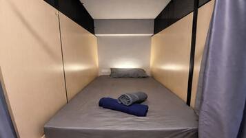 Free WiFi, bed sheets