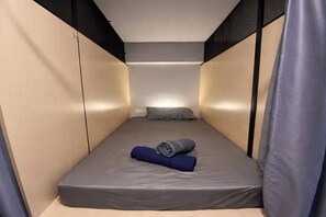 Shared Dormitory, Women only | Free WiFi, bed sheets