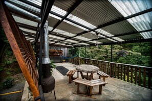 Basic Studio, Mountain View | Outdoor dining - Casa ficus Monteverde  (Monteverde)