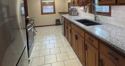 3-bedroom house in gorgeous Wichita with cool AC and comfort