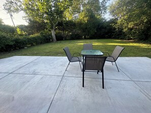 Outdoor dining - 3-bedroom house in gorgeous Wichita with cool AC and comfort (Wichita)