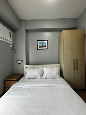 Shared Dormitory, 1 Bedroom, Balcony | 1 bedroom - Room-overlooking Festive Walk Iloilo Stu (Iloilo)