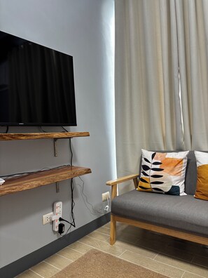 Living room - Room-overlooking Festive Walk Iloilo Stu (Iloilo)