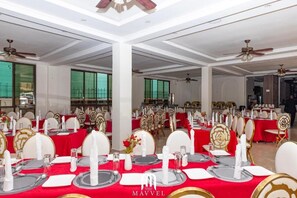 Banquet hall - THE MAVVEL (EMBU)