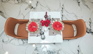 Restaurant - THE MAVVEL (Mutunduri)