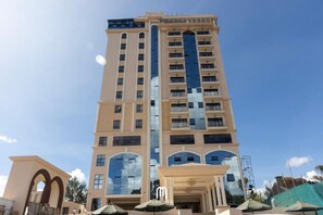 Exterior - THE MAVVEL (EMBU)