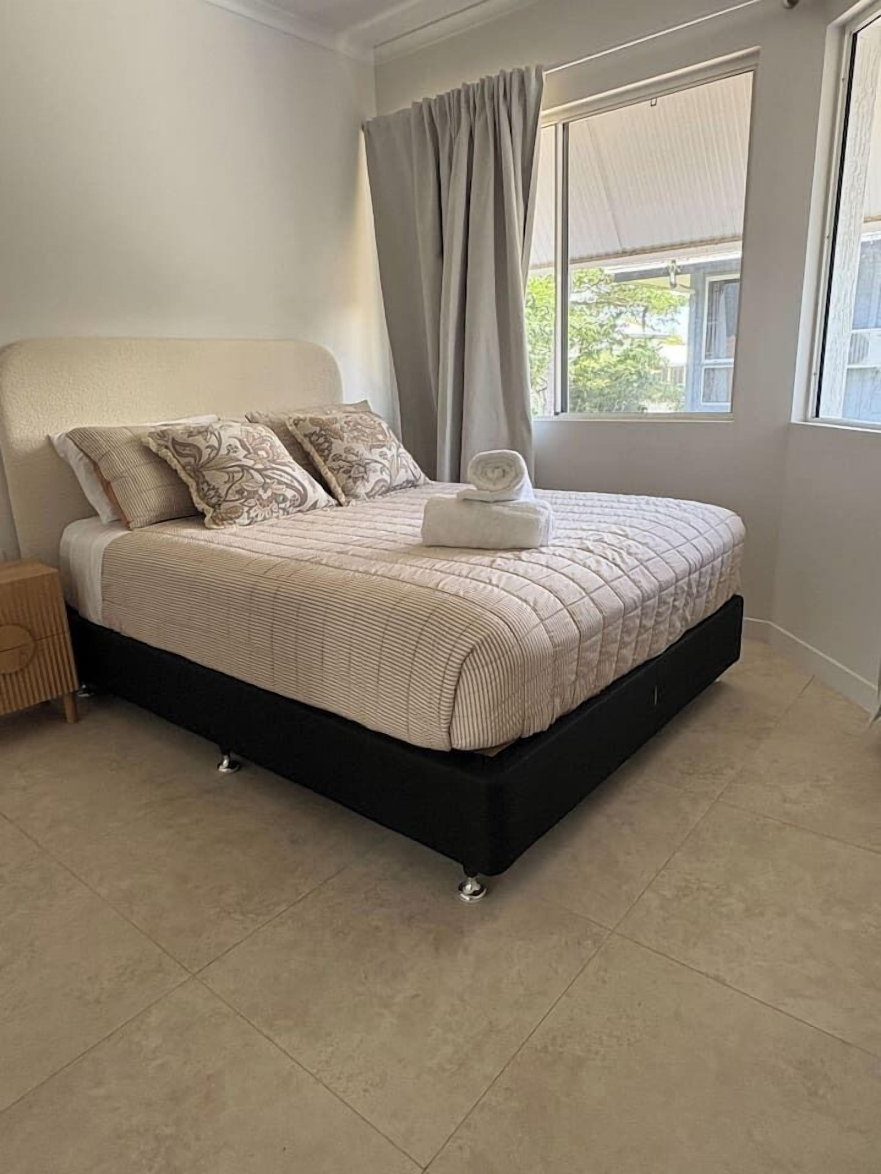 Iron/ironing board, WiFi (free), bed sheets