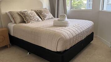 Iron/ironing board, free WiFi, bed sheets